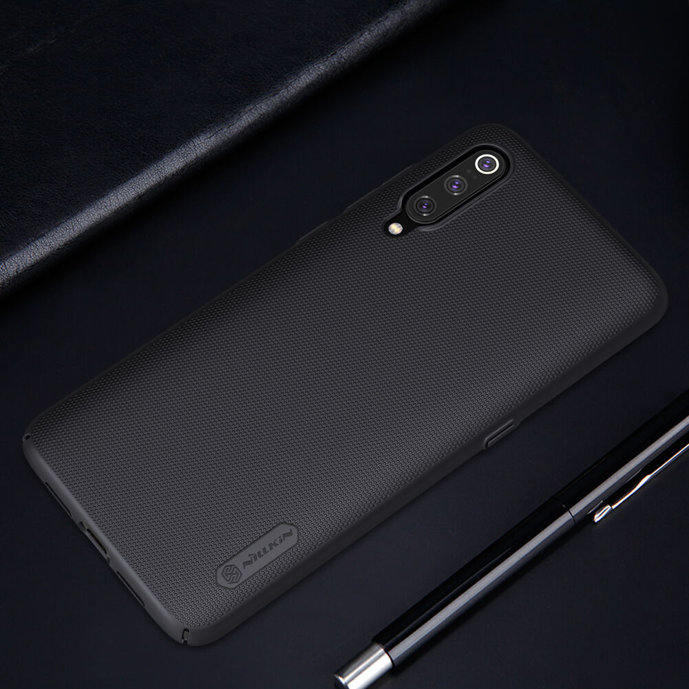 Nillkin drážkovaný kryt z tvrdého plastu pre Xiaomi Mi 9 - zlatý