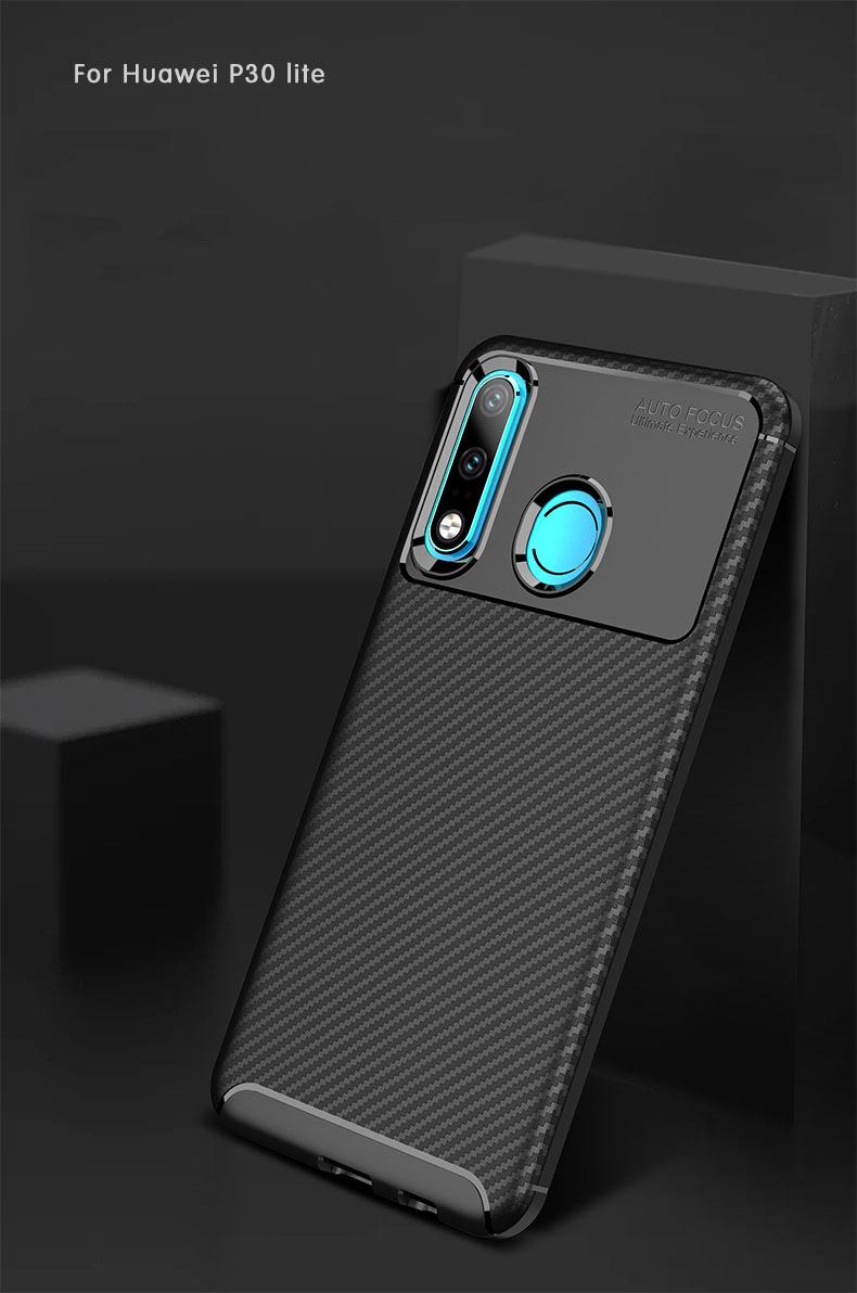 Plastový kryt s textúrou karbónu pre Huawei P30 Lite - čierny
