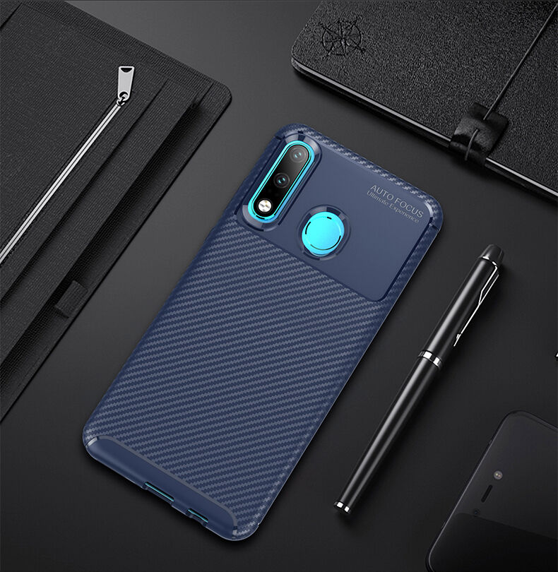 Plastový kryt s textúrou karbónu pre Huawei P30 Lite - čierny