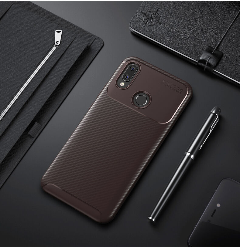 Plastový kryt s textúrou karbónu pre Huawei Nova 3i - čierny