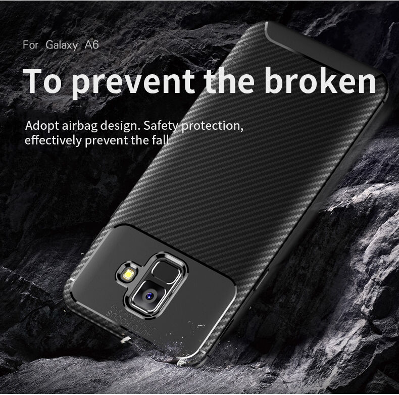 Ipaky plastový kryt s textúrou karbónu pre Samsung Galaxy A6 (2018) - čierny