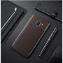 Ipaky plastový kryt s textúrou karbónu pre Samsung Galaxy A6 (2018) - čierny