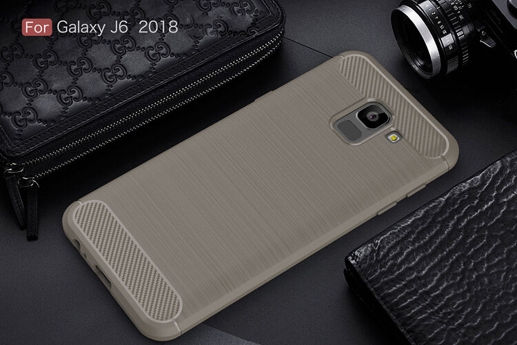 Plastový kryt s brúsenou textúrou pre Samsung Galaxy J6 (2018) - červený