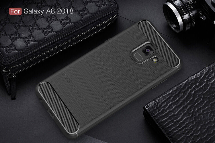Plastový kryt s brúsenou textúrou pre Samsung Galaxy A8 (2018) - červený