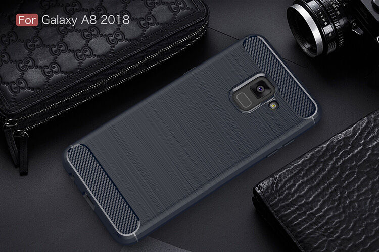 Plastový kryt s brúsenou textúrou pre Samsung Galaxy A8 (2018) - červený