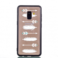 Plastový embosovaný kryt šípy pre Samsung Galaxy A8 (2018) - transparentný