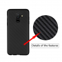 Plastový kryt s textúrou karbónu pre Samsung Galaxy A6 Plus (2018) - čierny