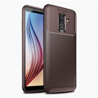Ipaky plastový kryt s textúrou karbónu pre Samsung Galaxy A6 Plus (2018) - hnedý