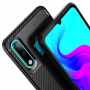 Plastový kryt s textúrou karbónu pre Huawei P30 Lite - čierny